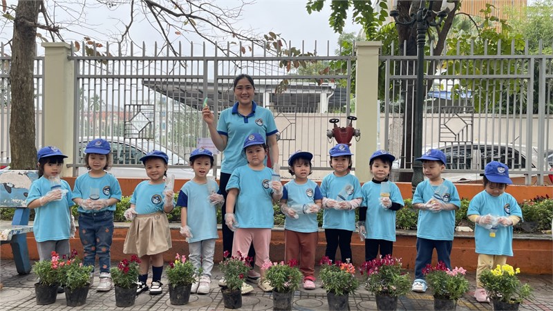 Các bé lớp Conan 1 hưởng ứng  Tết trồng cây 